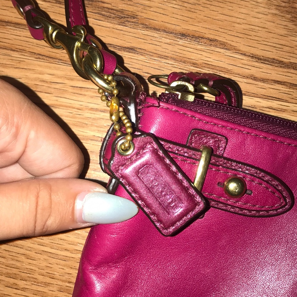 Coach wristlet - Picture 3 of 5